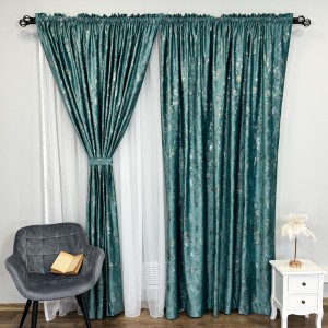 Draperie Catifea Asama cu insertii aurii, 140cm latime x 260cm înălțime, cu TIV LAT, Aqua - V9 Draperie Catifea Asama cu insertii aurii, 140cm latime x 260cm înălțime, cu TIV LAT, Aqua - V9