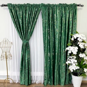 Draperie Catifea Asama cu insertii aurii, 140cm latime x 260cm înălțime, cu TIV LAT, Verde Smarald - V12 Draperie Catifea Asama cu insertii aurii, 140cm latime x 260cm înălțime, cu TIV LAT, Verde Smarald - V12